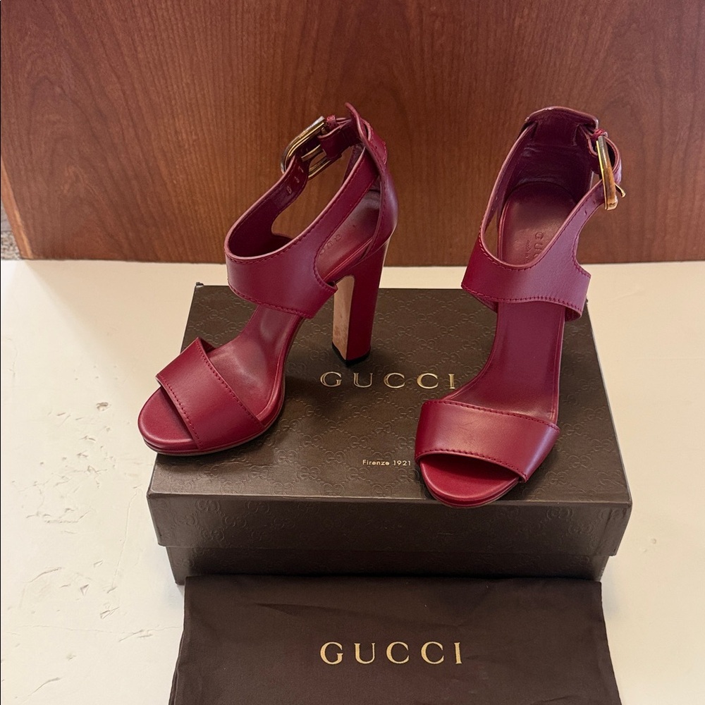 Gucci Size 37.5 NIB Lifford Rasberry Candy heels.! Super Cute!Bamboo buckle.